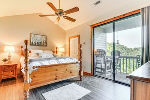2 bedrooms, desk, iron/ironing board, Internet