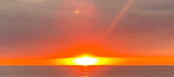 Beachfront Cottage Room #2 - Shared Bathroom