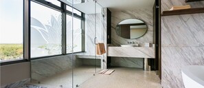 Shower, hair dryer, bidet, towels - Garza Blanca Cancun Resort 2bed, 3 bath suite w/ kit, w/d, liv rm w/sofabed (Cancún)