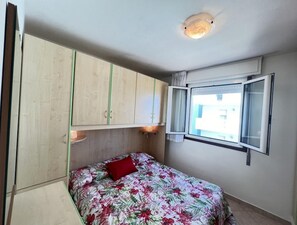 2 bedrooms