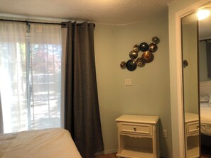 2 bedrooms, iron/ironing board, WiFi, bed sheets - Charming 2-bedroom cottage in Mountain View (Mountain View)