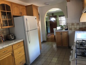 Private kitchen - Charming 2-bedroom cottage in Mountain View (Mountain View)