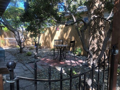Charming 2-bedroom cottage in Mountain View
