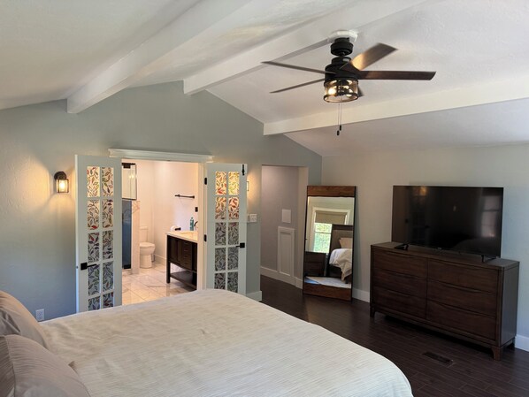 3 chambres, lit parapluie, Wi-Fi, draps fournis