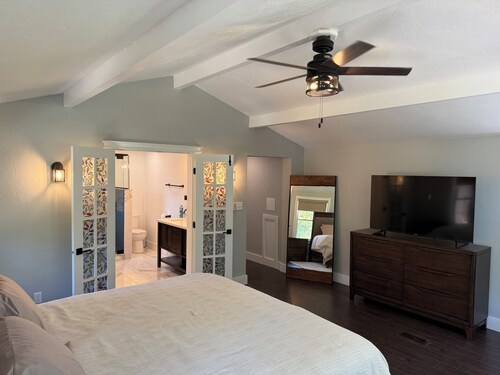 3 bedrooms, 3 full baths, game room, backs up to the woods - peaceful & cozy!