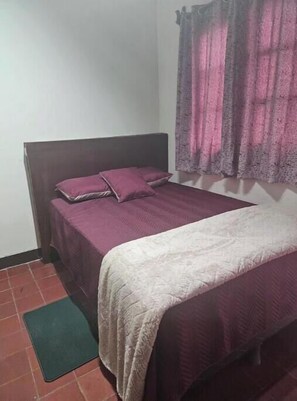 1 bedroom, internet, bed sheets