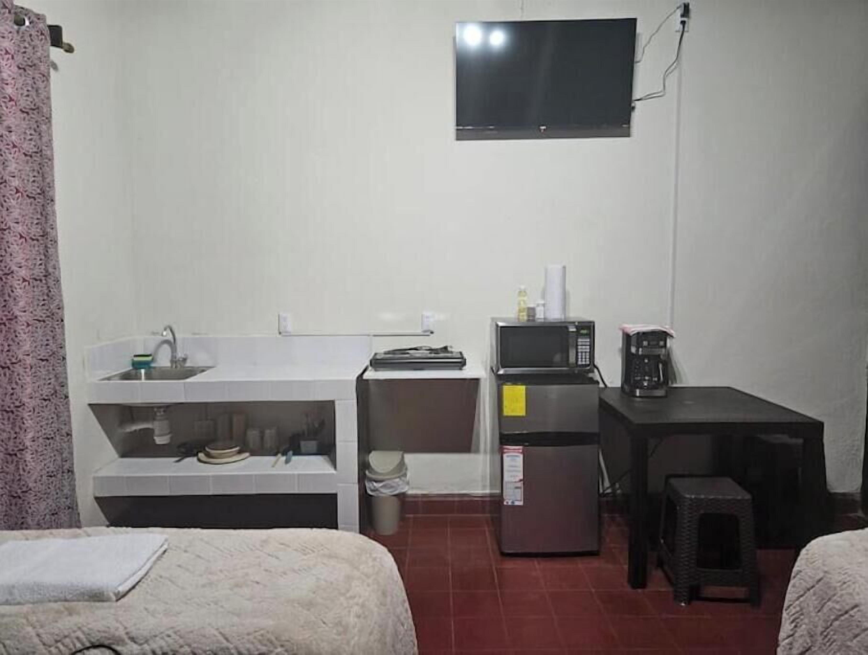 1 bedroom, internet, bed sheets