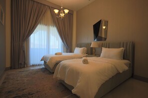 3 bedrooms, in-room safe, iron/ironing board, free WiFi