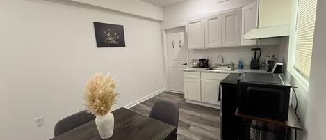 Fridge, microwave, oven, coffee/tea maker