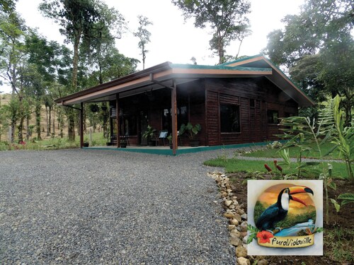 Toucan's Nest-Pura Vidaville: Steps from Rio Celeste Waterfall & Nat'l Park