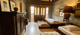 Beachfront Cottage Room #3 Shared Bathroom