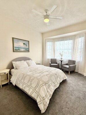 3 bedrooms, iron/ironing board, WiFi, bed sheets