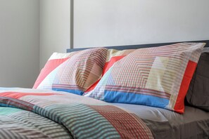 2 bedrooms, iron/ironing board, WiFi, bed sheets