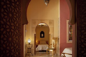 6 bedrooms, WiFi, bed sheets - Dar Shams, a restored aristocratic Riad in the heart of Sousse's Medina (Sousse)
