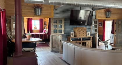 COWBOY VACATION RENTAL, PRIVATE, HORSES WELCOME,ACCESS TO COCHISE STRONGHOLD