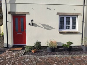 Exterior detail - 1 Bed Cornish Ground Floor Apt In Bodmin, Central Location Free Parking (Bodmin)