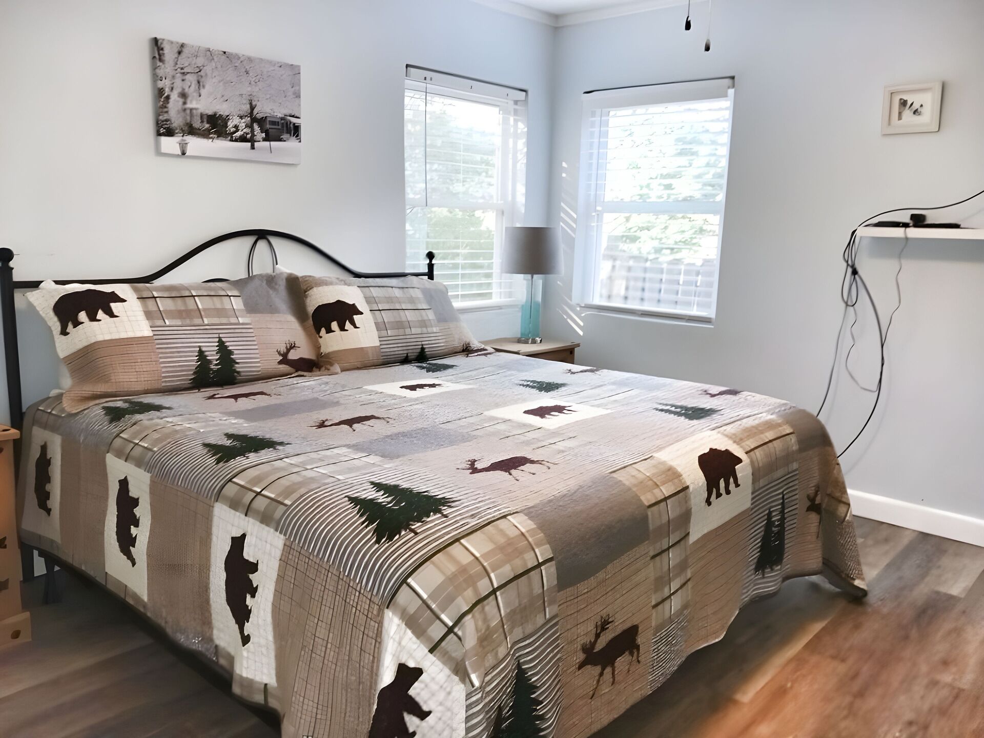 2 habitaciones, tabla de planchar con plancha, wifi y ropa de cama 