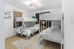 4 bedrooms, free WiFi, bed sheets
