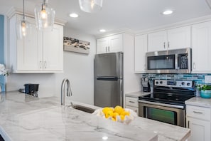 Studio | Internet - Lahaina Shores 215 in Lahaina (Lahaina)