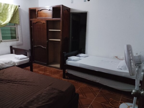 2 bedrooms, WiFi, bed sheets - Casa azul playa eden coveñas (Colombia)