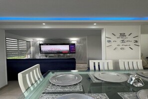 Dining - Apartment in Cali Colombia located in one of the best areas of Cali, (Cali)