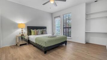 4 bedrooms, WiFi, bed sheets