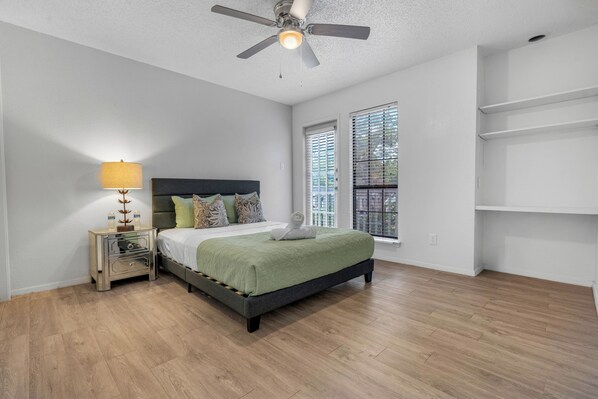 4 bedrooms, WiFi, bed sheets
