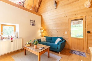 Smart TV - THE BEAR FOUNTAIN (LA FECLAZ LES DESERTS)