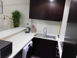 Private kitchen - 1BHK.Business Bay.Near Metro.Canal View (Dubai)