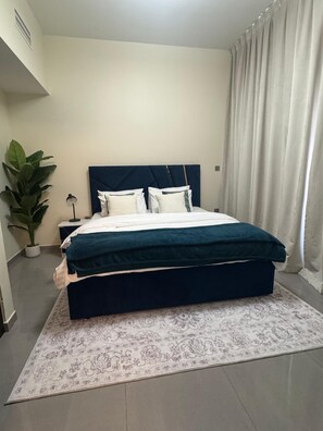 Blackout curtains, iron/ironing board, free WiFi - 1BHK.Business Bay.Near Metro.Canal View (Dubai)