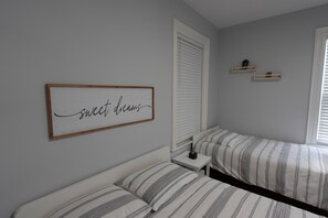 1 habitación, escritorio, tabla de planchar con plancha y wifi gratis