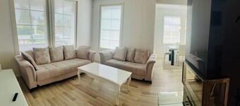 Stylish Spacious Home near Helsinki Airport