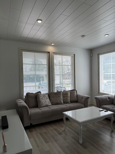 Stylish Spacious Home near Helsinki Airport