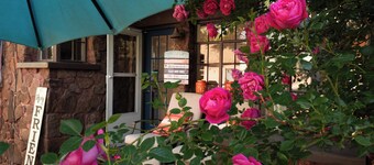 Charming 2-bedroom house, Downtown Flagstaff with AC