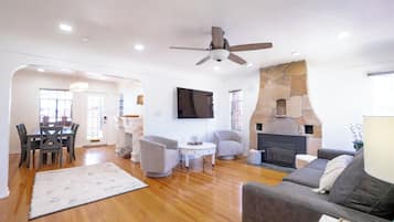TV, fireplace