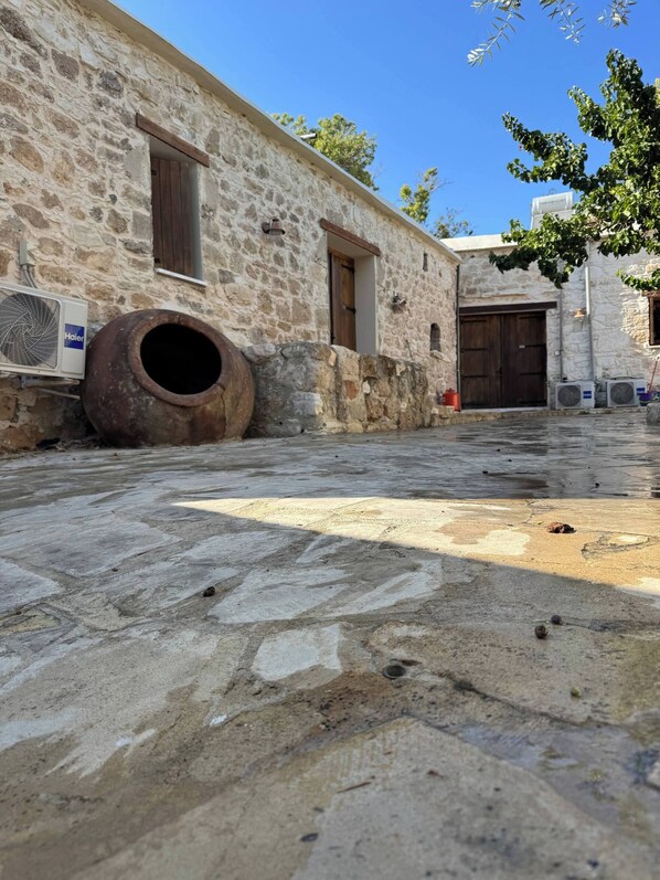 Apartment, 1 Bedroom, Smoking | Property grounds