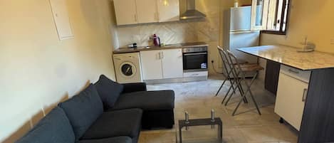 Apartment, 1 Bedroom, Smoking | Living area