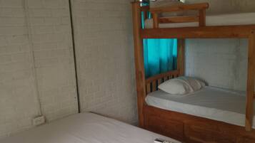 2 bedrooms, internet, bed sheets