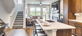 Brand-New Townhome w/ Hot Tub, 4 Mi to Winter Park