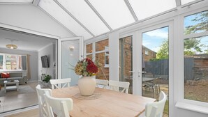Familiehus, terrasse | Spisestue
