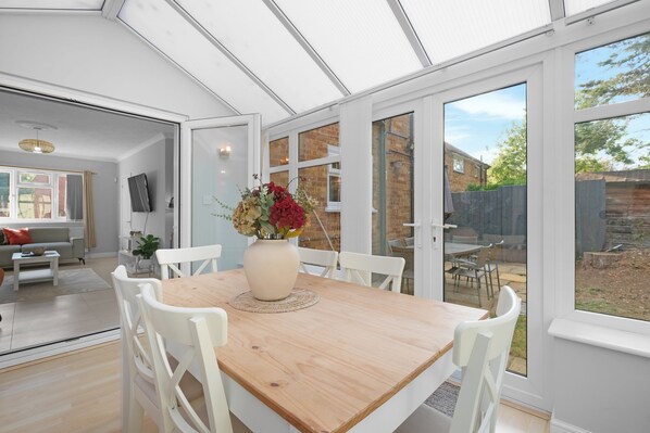 Family House, Patio | Dining room