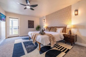 3 bedrooms, desk, iron/ironing board, travel crib