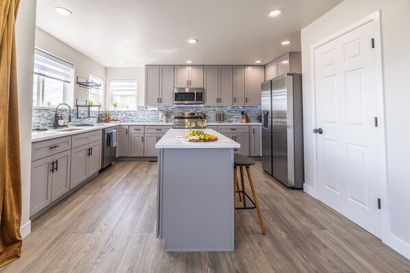 Fridge, microwave, oven, stovetop