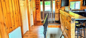Beautiful Log Home + XL BUNKIE by Weslmkoon lake