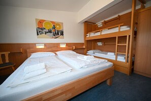 2 bedrooms, free WiFi, bed sheets