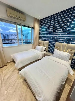2 bedrooms, internet, bed sheets
