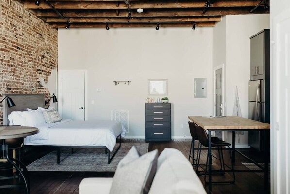1 bedroom, iron/ironing board, WiFi, bed sheets
