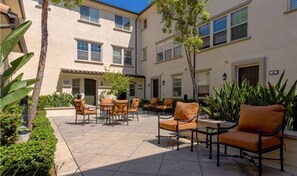 Outdoor dining - 3-bedroom condo in delightful Irvine with AC (Irvine)