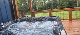 Pet friendly  1 acre fenced yard 2-bedroom house close to Fall Creek Falls