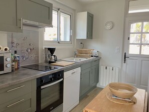 Fridge, microwave, dishwasher, toaster